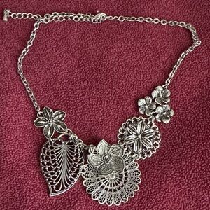 Elegant Silver Floral Necklace